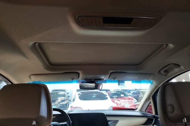 Used Buick GL8 2022 ES Landtrek 653T Luxury Edition