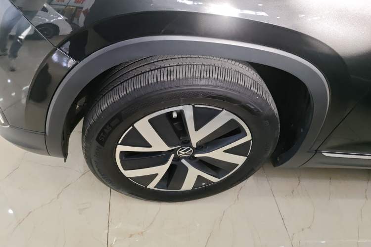 Used Volkswagen Tayron 2023 280TSI Two-Wheel-Drive Luxury Plus Advanced Version Left Front Wheel Hub