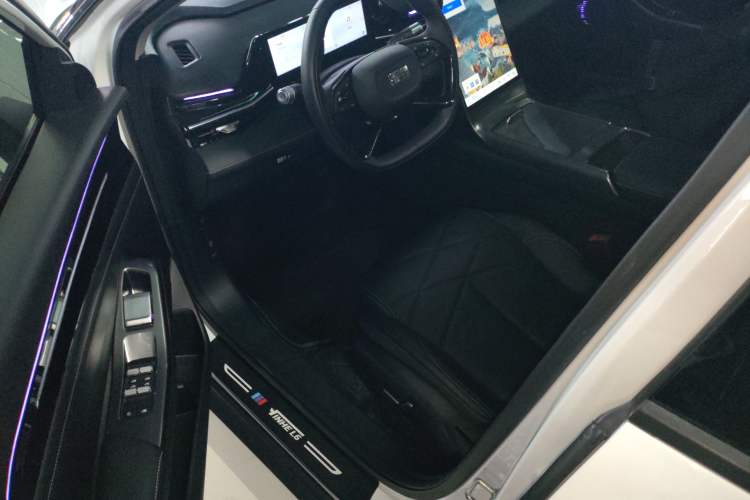 Used Geely Galaxy L6 2024 125km PLUS Dragon Edition
