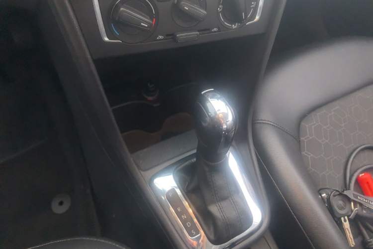 Used Volkswagen Santana 2015 1.6L Automatic Comfort Edition
