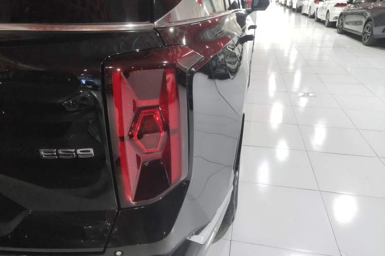 Used GAC Trumpchi ES9 2024 PHEV with 143 km Max
