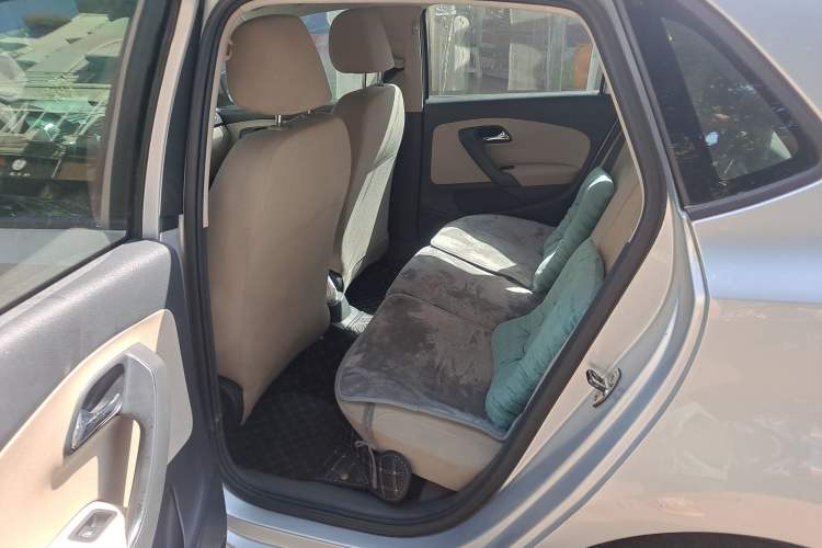 Used Volkswagen Polo 2011 1.4L Manual ZhiShang Edition Left Rear Seat