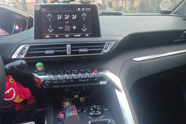 Used Peugeot 5008 2017 380THP 7-Seater Luxury Edition
