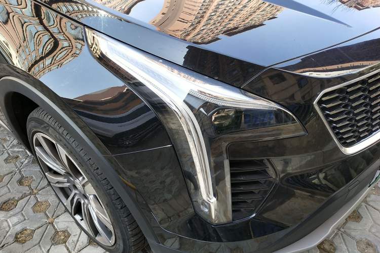 Used Cadillac XT4 2018 28T 4x4 Platinum Edition