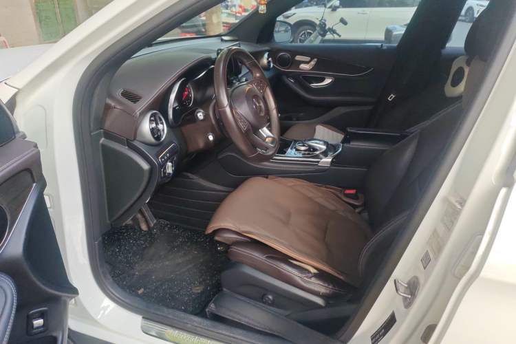 Used Mercedes-Benz GLC 2017 GLC 260 4MATIC Luxury Model
