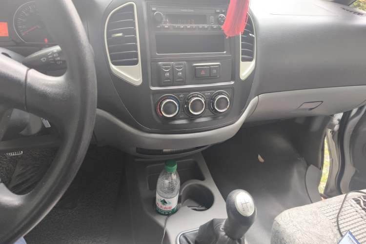 Used FORTHING Lingzhi 2014 V3 1.5L 7-Seater Standard Model II Audio And AC Panel