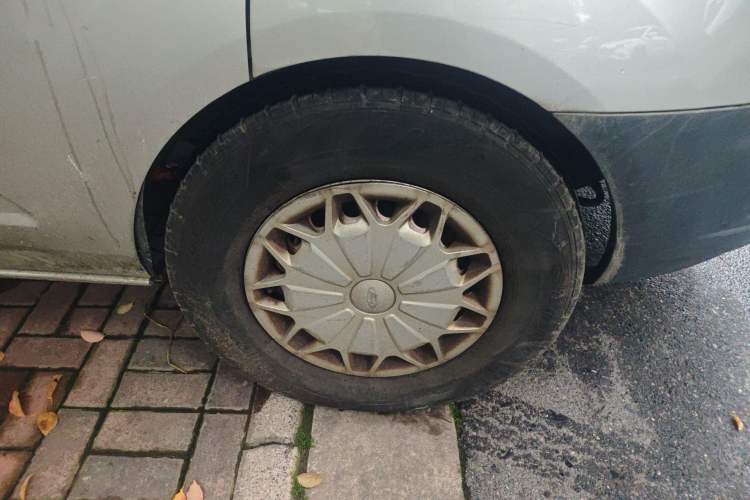 Used Ford Transit 2019 2.0T Diesel Multi-Purpose Commercial Vehicle Mid-Drive Mid-Roof 6-Seater China VI Standard