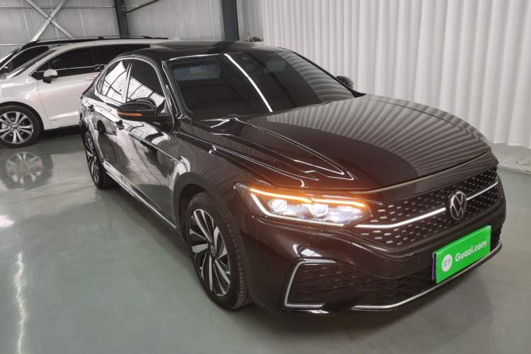 Used Volkswagen Passat 2022 330TSI Starry Luxury Edition Exterior 1