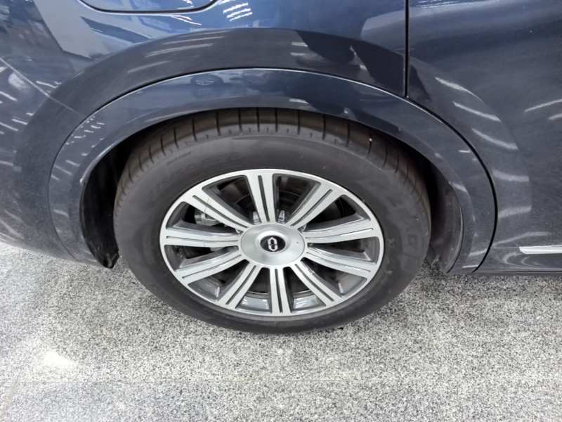 Used Hima AITO M8 2025 Extended-Range Ultra Version 53.4 kWh 6-Seater Edition — 25