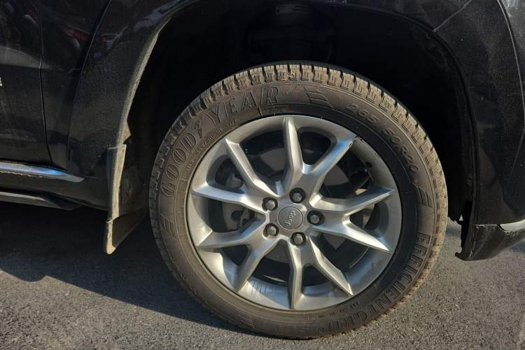 Used Jeep Grand Cherokee 2015 3.6L Flagship Prestige Edition
