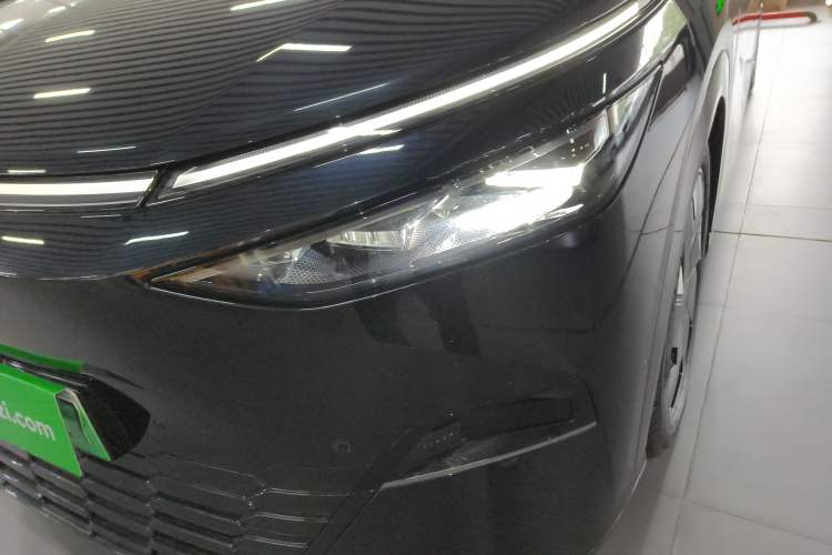 Used XPeng X9 2024 702 Ultra-Long Range Max Left Front Headlight