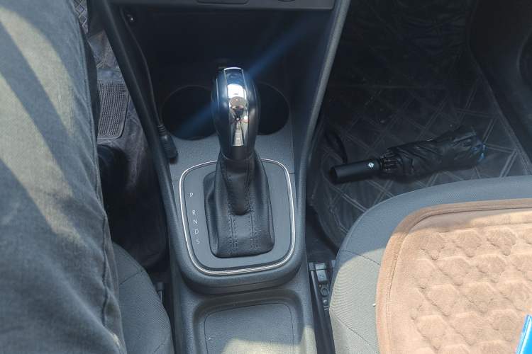 Used Volkswagen Polo 2016 1.4L Automatic Trendy Model Gear Lever