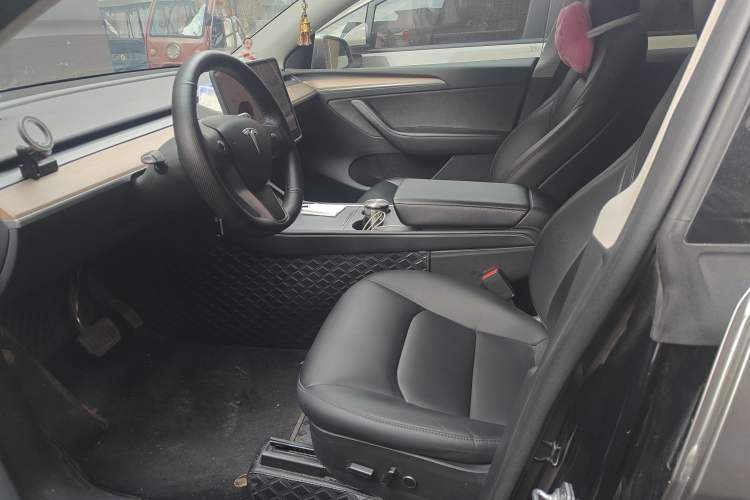 Used Tesla Model Y 2022 Rear-Wheel-Drive Version
