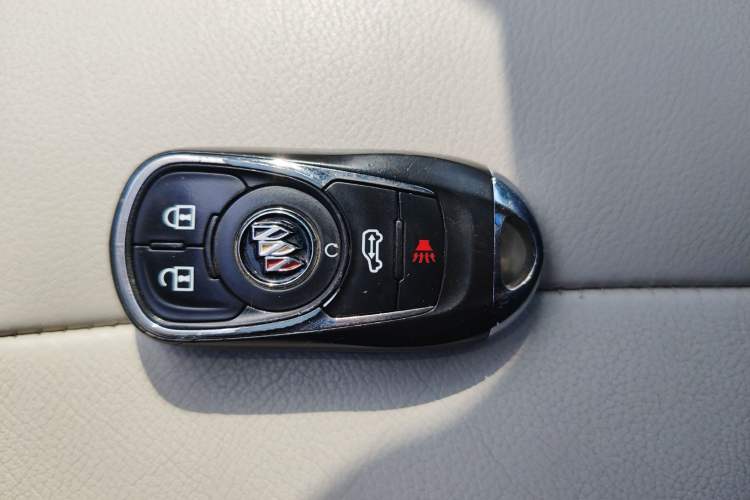 Used Buick GL8 2021 Land Cruiser Executive Class 652T Luxury Model