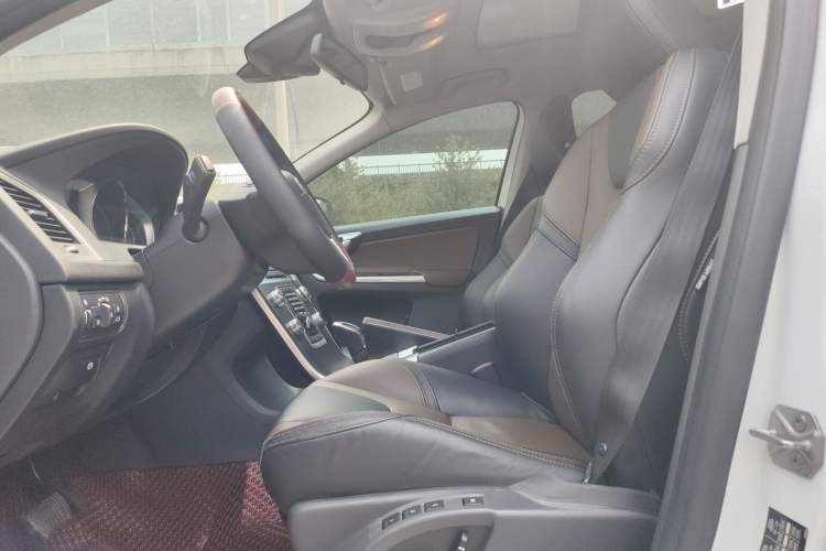 Used Volvo XC60 2015 T5 Smart Upgrade Model Left Front Seat