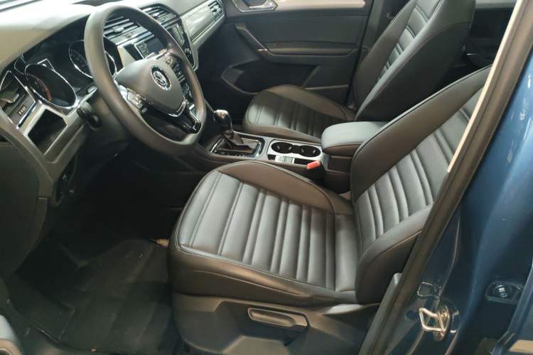 Used Volkswagen Touran 2018 Volkswagen Touran L 280TSI DSG Comfort Edition 7 Seats China V Emission Standard Left Front Seat