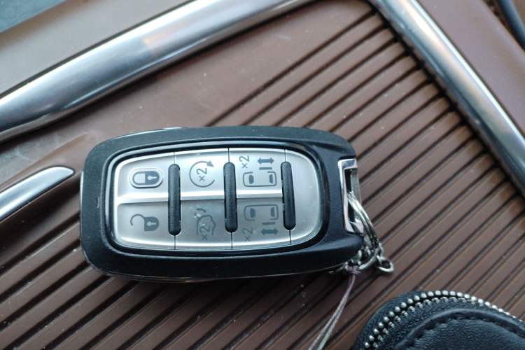 Used Chrysler Grand Voyager 2017 3.6L Premium Edition
