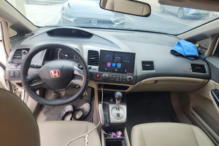 Used CIIMO 2012 1.8L Automatic Center Console