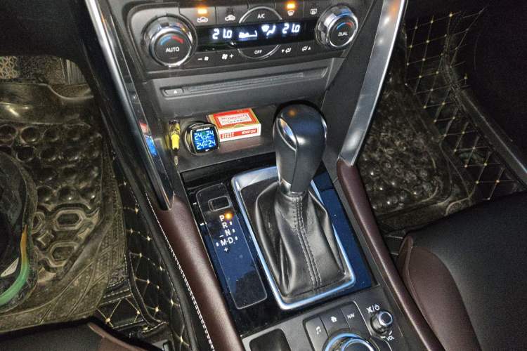 Used Mazda CX-4 2016 2.5L Automatic 4x4 Sky Blue Passion Edition Gear Lever