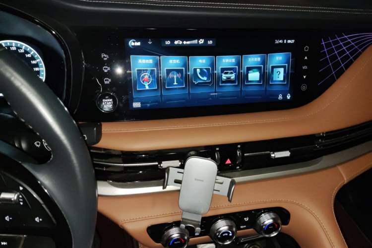 Used CHANGAN CS95 2021 2.0T Four-Wheel Drive Luxury Version
