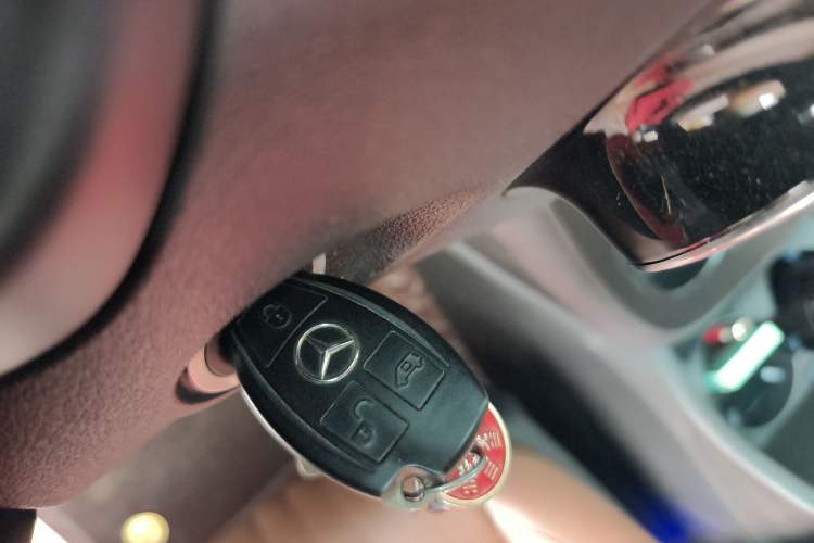 Used Mercedes-Benz Vito 2023 2.0T Elite Version 7 Seats
