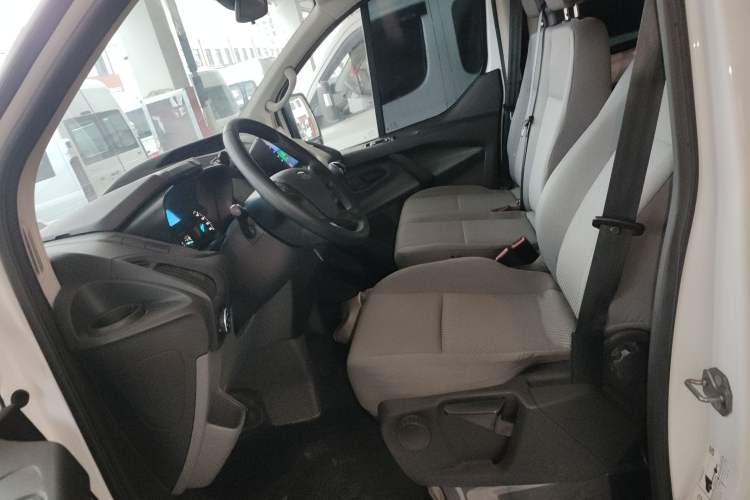 Used Ford Transit 2019 2.0T Diesel Multi-Purpose Commercial Vehicle Mid-Drive Mid-Roof 6-Seater China VI Standard