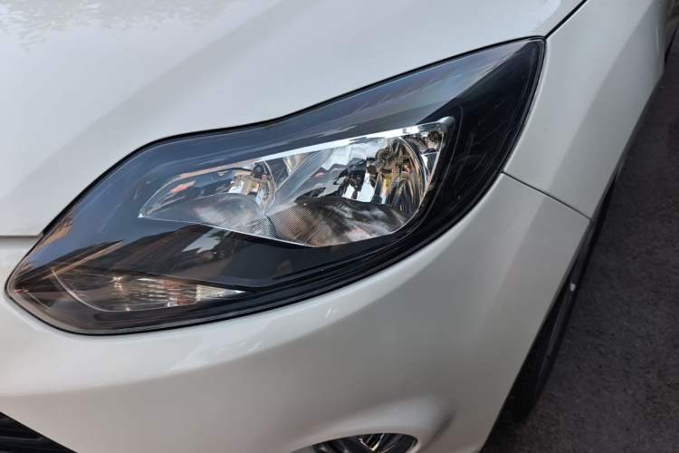 Used Ford Focus 2012 Hatchback 2.0L Automatic Luxury Sport Model