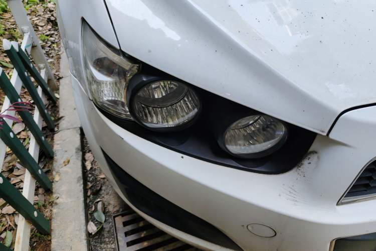 Used Chevrolet Aveo Sonic 2011 Sedan 1.4L MT SL