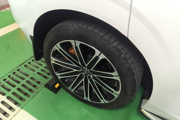 Used CHANGAN UNI-K iDD 2022 Blue Whale iDD 130km 1.5T Prestige Model Right Rear Wheel Hub