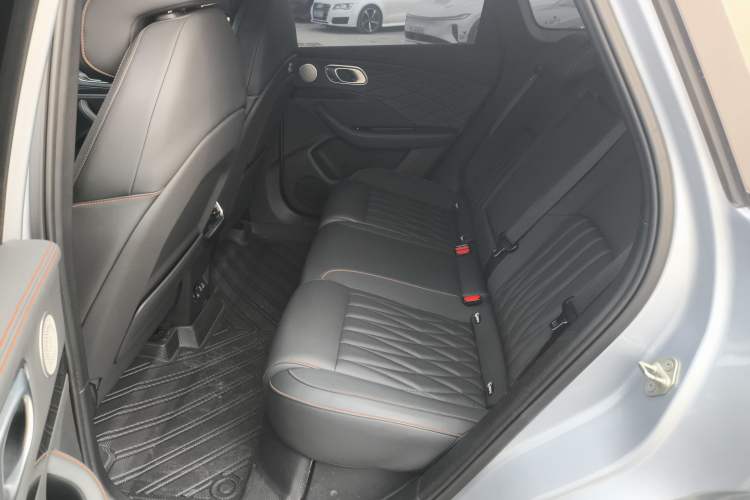 Used NETA L 2024 Extended-Range 310 Flash-Charge Red Edition