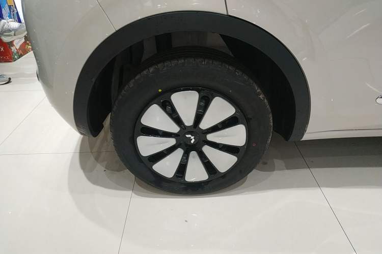 Used Wuling Bingo 2025 333 km Enjoyment Version Right Rear Wheel Hub