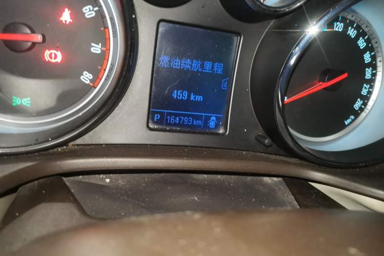 Used Buick Regal 2012 2.0L Comfort Edition Odometer Close Up