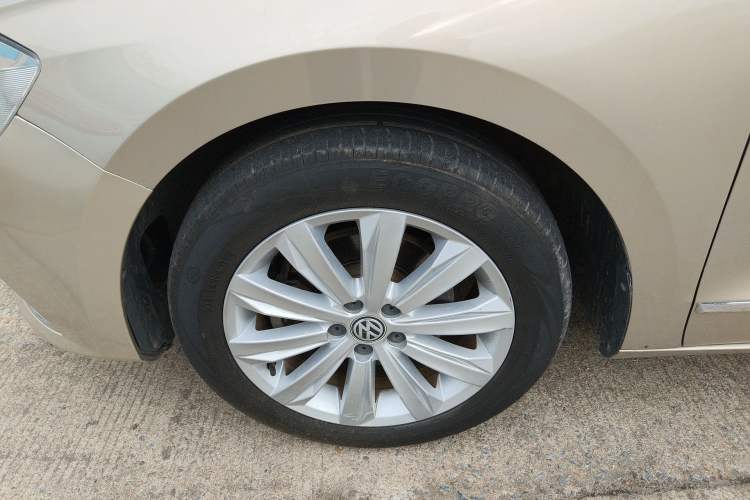 Used Volkswagen Bora 2018 1.5L Automatic Comfort Model Left Front Wheel Hub