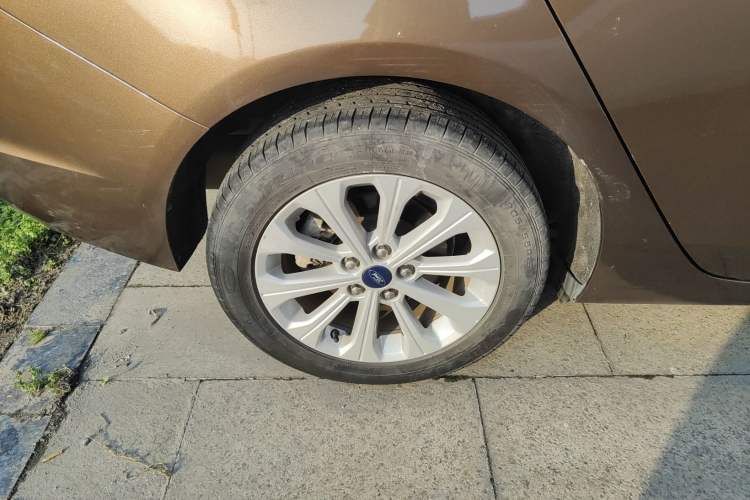 Used Ford Escort 2015 1.5L Automatic Fashion Model
