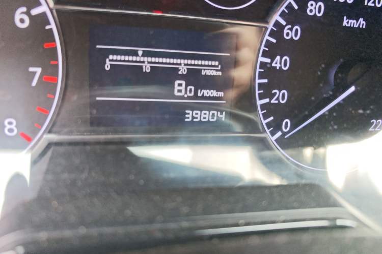 Used Nissan Tiida 2014 1.6L Manual Comfort Model
