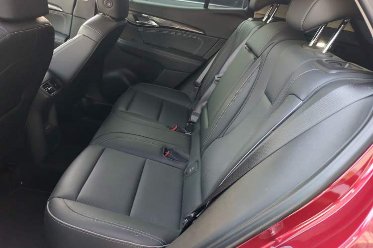 Used Buick Envision 2022 Encore S 652T Two-Wheel-Drive Luxury Model
