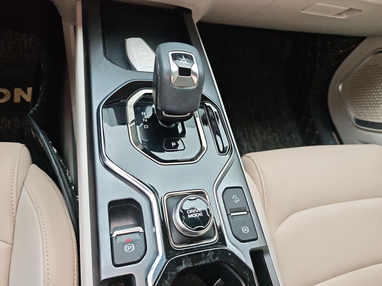 Geely Auto icon 2023 1.5TD Chocolate Smoothie Edition — снимка 14
