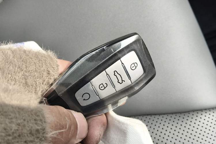 Used Geely Auto Emgrand X7 Sport 2026 Model 1.5TD Aspirational Vehicle Key