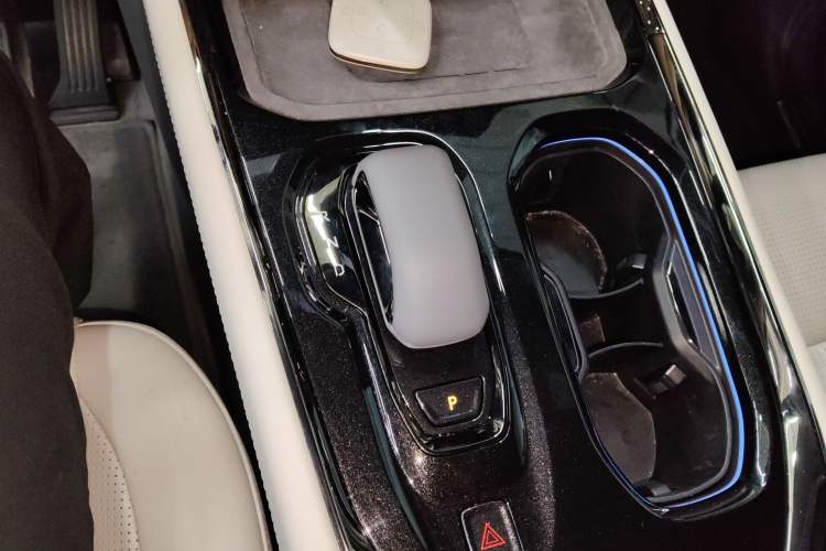 Used Zeekr 009 2024 7-Seater Aisle Version 108 kWh
