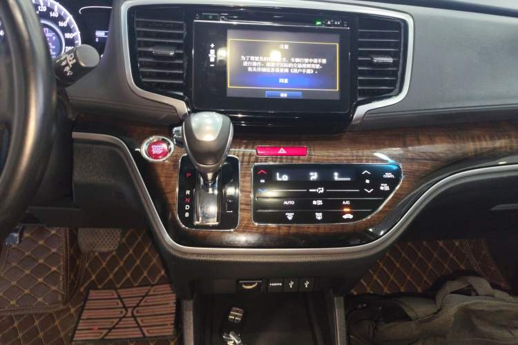 Used Honda Odyssey 2015 Updated Version 2.4L Smart Edition
