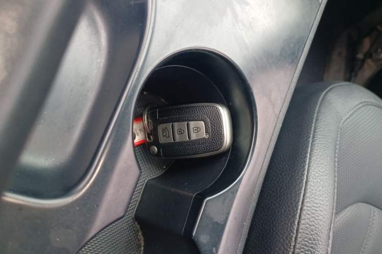 Used Hyundai ix35 2015 2.0L Automatic 2WD Smart Type China IV