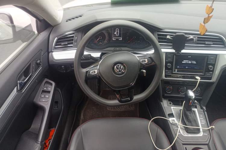 Used Volkswagen Lamando 2019 230TSI DSG Fashion Edition China VI