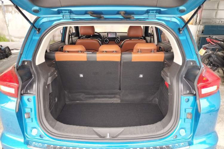 Used BAIC Senova X35 2016 1.5L Automatic Prestige Edition Trunk