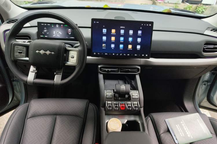 Used Formula Leopard Titanium 3 2025 501 km All-Wheel Drive Intelligent Driving Max Edition
