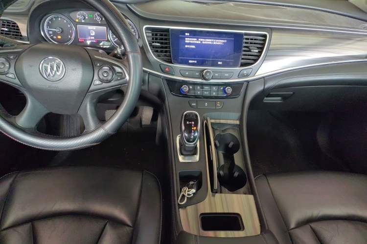 Used Buick LaCrosse 2019 28T Luxury Version Audio And AC Panel