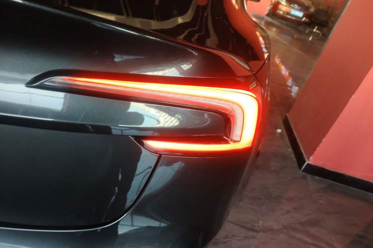 Used Tesla Model 3 2023 Long-Range All-Wheel-Drive Version