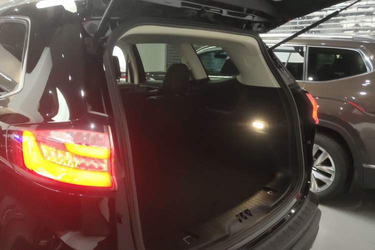 Used Ford Edge 2020 EcoBoost 245 Two-Wheel-Drive Platinum Edition 5 Seats