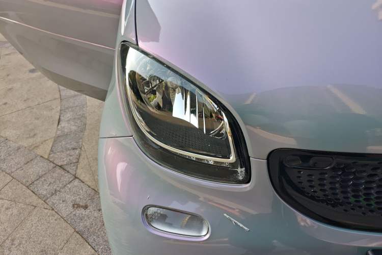 Used smart fortwo 2015 1.0L 52 kW Hardtop Passion Edition Right Front Headlight