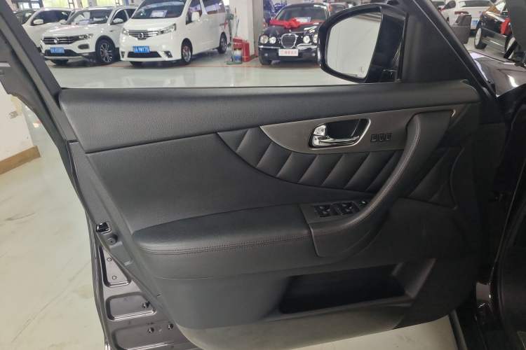 Used Infiniti QX70 2013 3.7L Standard Edition