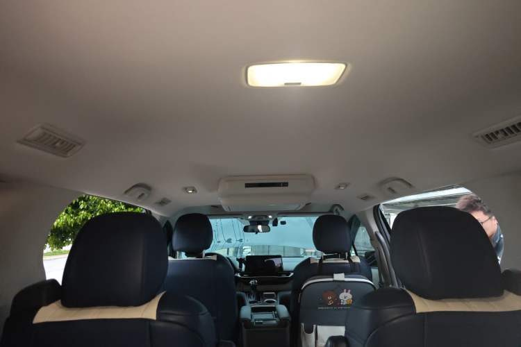 Used Toyota SIENNA 2024 2.5L Hybrid Comfort Edition Headliner